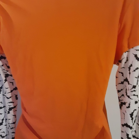 HALLOWEEN T-SHIRT - BLACK SKULL - ORANGE SHIRT - Picture 5 of 7